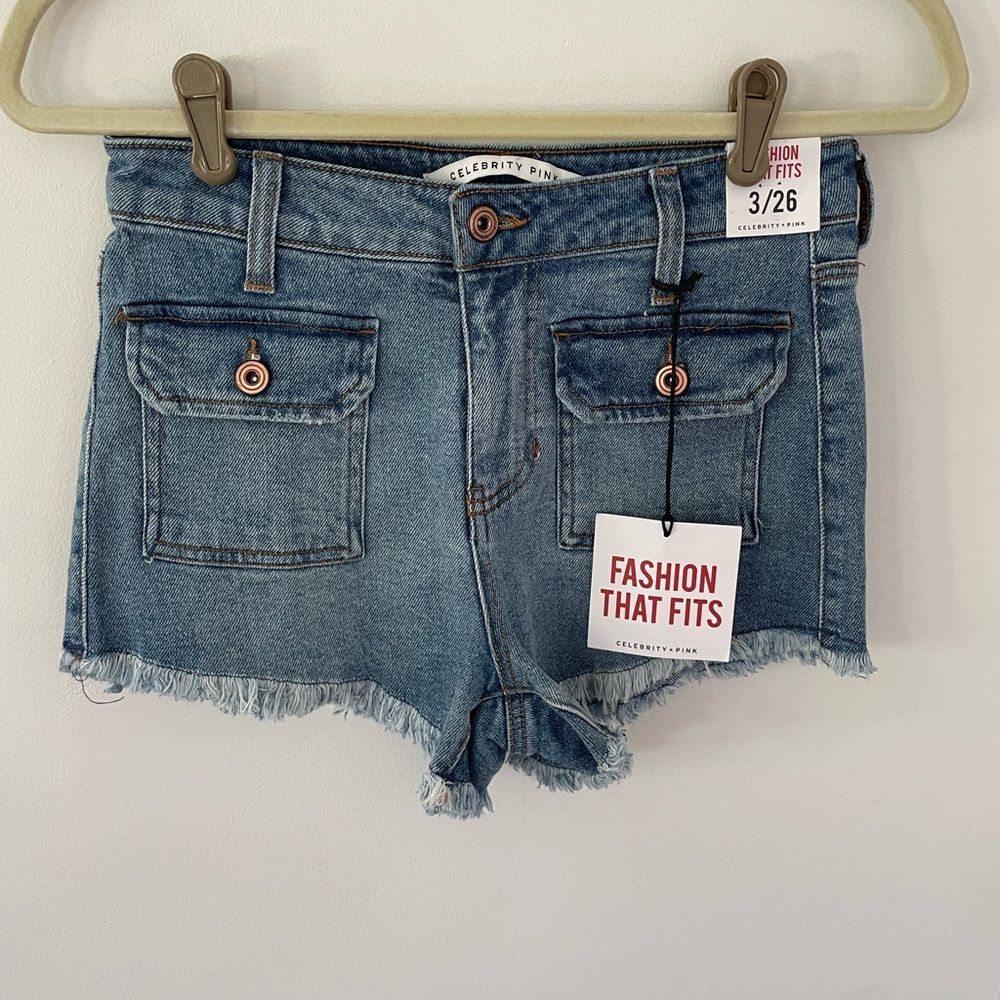 Celebrity Pink Jeans Raw Trim Denim Shorts Stone Wash NWT size 3/26